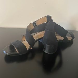 Size 6 black heels!!